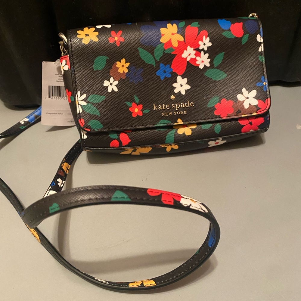 KATE SPADE. Women’s purse.